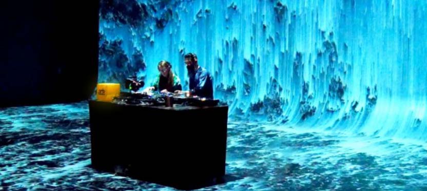 dj playing music